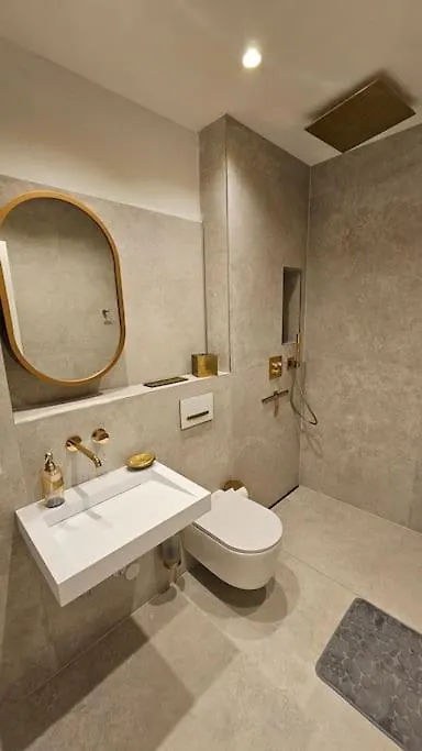 Ug Neubau City Wohnung - Pool, Gym, Zweites Bad Extra Buchbar Munich Apartment
