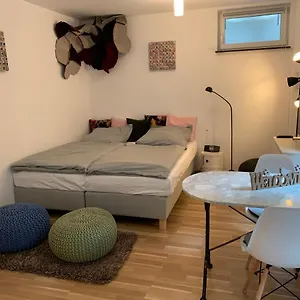Helle Souterrainwohnung Mit Komfort Múnich