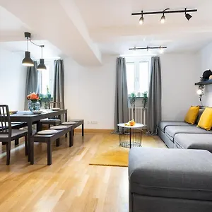 Marienplatz 2 Bedrooms Living Kitchen Munich
