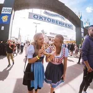Oktoberfest On A Budget München
